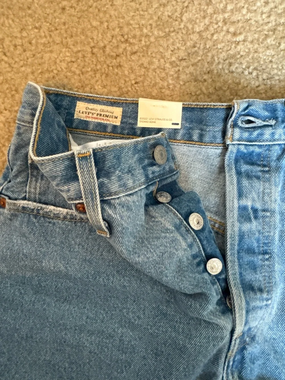 Levi’s 501 Shorts - Picture 5 of 6